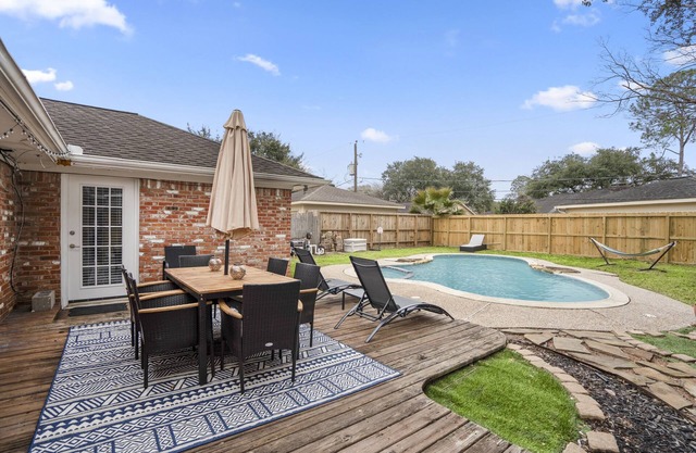 Lounge & Play in Style at This Parkside Pool and Billiards Getaway