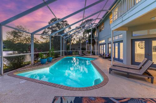 Relax & Play Luxe 3 BR Escape w Pool & Games