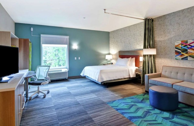 Relax & Rejuvenate In Our Spacious Accommodations! w/ Full Kitchen, Onsite Pool!