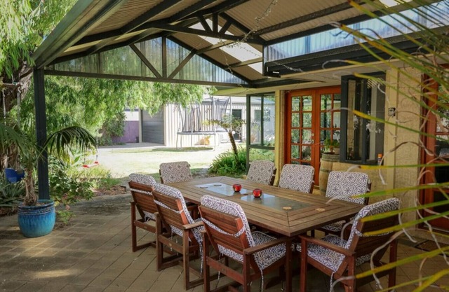 Relax to the Max - Pet Friendly Beach Retreat