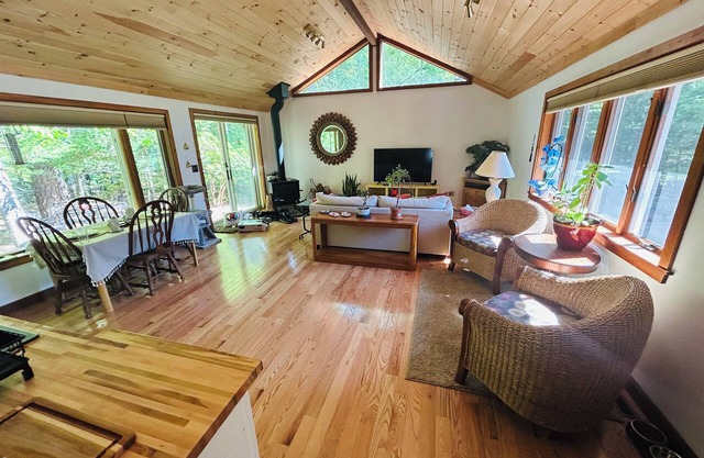 Adorable and very private 1 bedroom 1 bath studio for relaxing