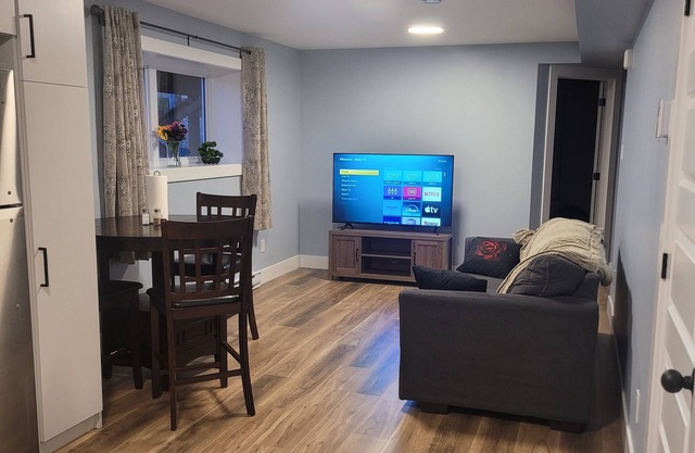 Relax with the whole family at this peaceful place to stay. Close to yyt.