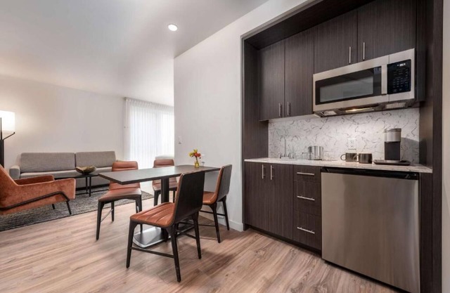 Relaxation Awaits in Oregon's Capital! Pet-friendly Property!