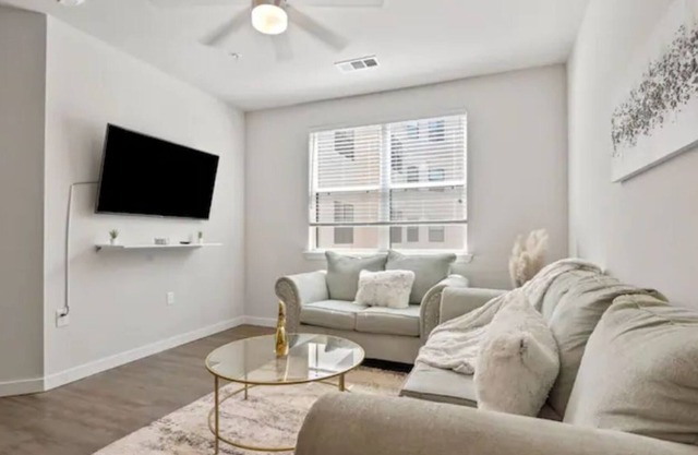 Relaxing 1-bedroom near Galleria and Downtown