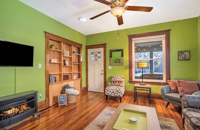 Relaxing 2BR Family Stay – Near Lake & Downtown!