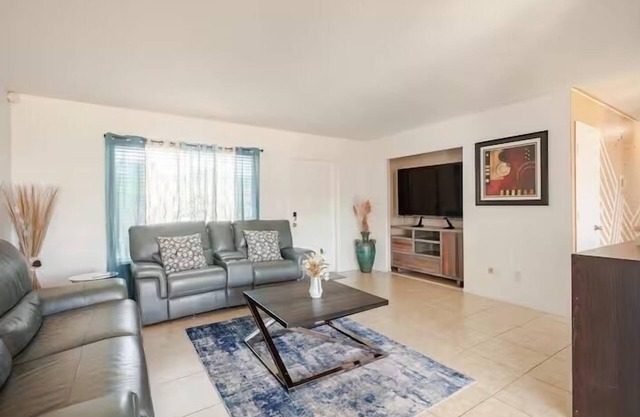 Relaxing 2BR Home with Office + Garden - 10 Min to Beach & Family Friendly