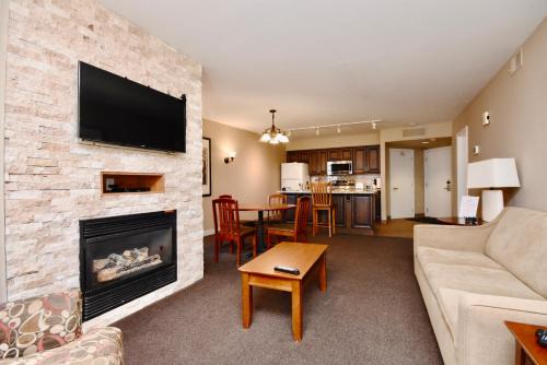 Relaxing 2BR Retreat at Carriage Hills