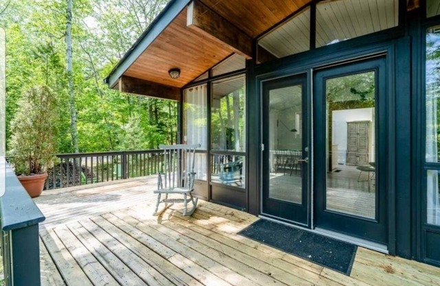 Relaxing 3 bedroom cottage minutes to the beach