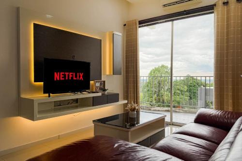 Relaxing 3BR Family Home near Zoo with Netflix WiFi