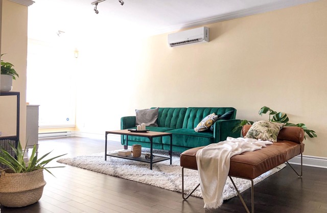 Relaxing and beautiful 2 bedroom apartment in Montreal East