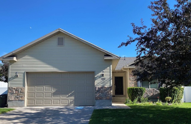 Relaxing area for family or business. Near Logan, USU, hiking, skiing,& biking.