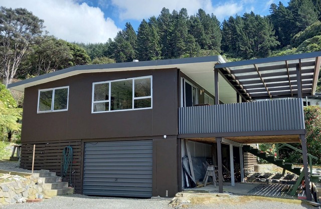 Relaxing Bach at Hakahaka
