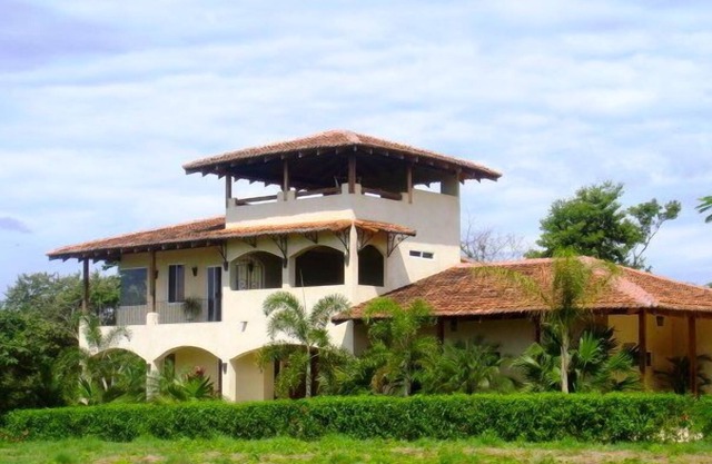 Relajante casa de playa con piscina