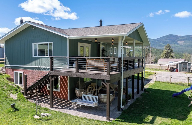 Relaxing Creekside House: Creek, Hot Tub, & Yard Games