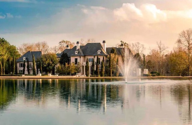 Relaxing estate centrally located from New Orleans & Baton Rouge