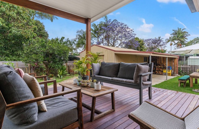 Relaxing family home in the heart of Mullum next to the Bruns river and park