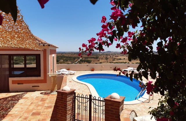 VILLA DE VACACIONES RELAJANTE - VISTAS PANORÁMICAS ALENTEJO RURAL - PISCINA, BICICLETAS, PING PONG