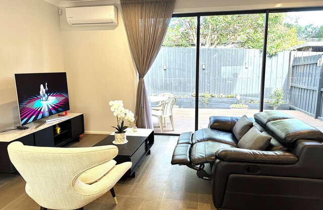 Relaxing home at near Chadstone with unlimited wifi and NETFLIX