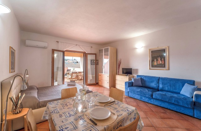 Relaxing Cristal Blu Studio Sleeps 4 Num1494