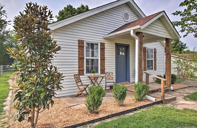 Relaxing King Master Suite! Great backyard, Games, Firepit
