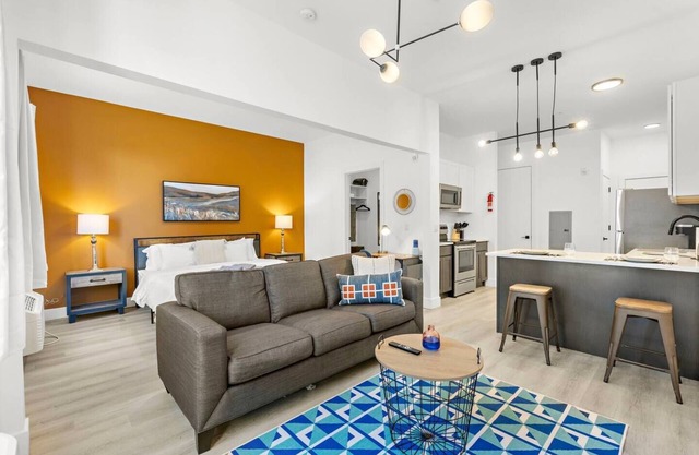Relaxing King Studio | 15 Min EWR | Free Parking !