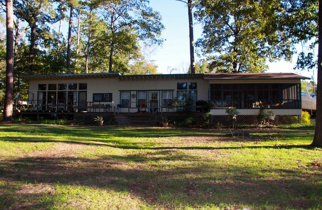 Relajante propiedad frente al lago en el lago O the Pines, cerca de Jefferson, Tx.