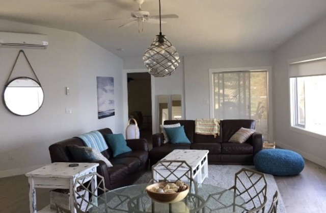 Relaxing Lakefront Living
