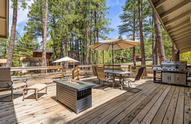 Cozy Lodgepole 3bdr Retreat in the Pines!