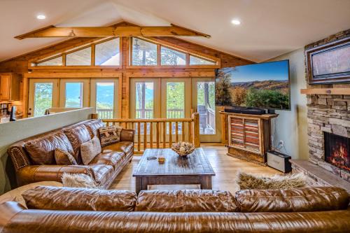 Relaxing Mountain View Cabin near Banner Elk, NC