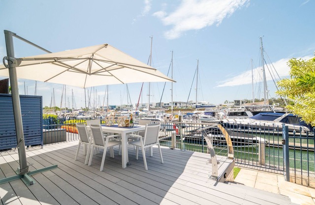 Relaxing Oasis Marina