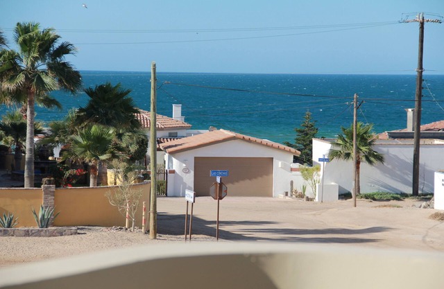 Tranquilo y tranquilo condominio con vista al mar en Las Conchas con todas las comodidades
