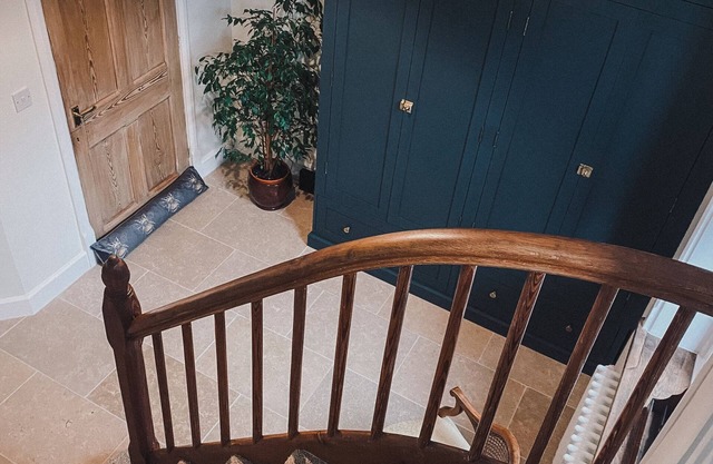Relaxing retreat in an 1880's Chapel development, coastlines & national parks.