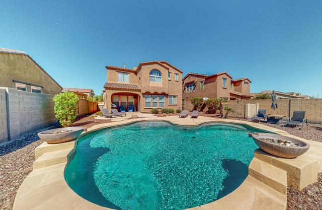 Relaxing retreat in great location for outdoor activities & a pool