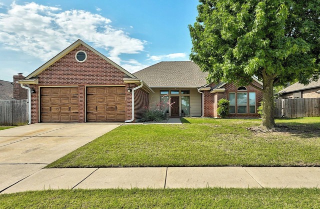 Relaxing Retreat in Norman + community pool