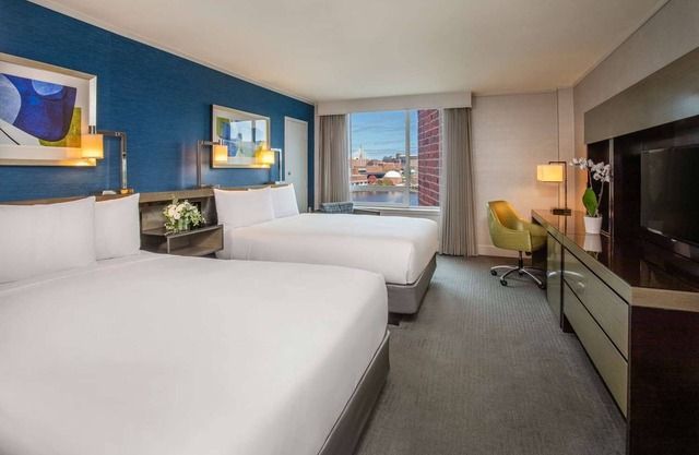 Relaxing Room in central Cambridge w/ Pool & Charles River Views