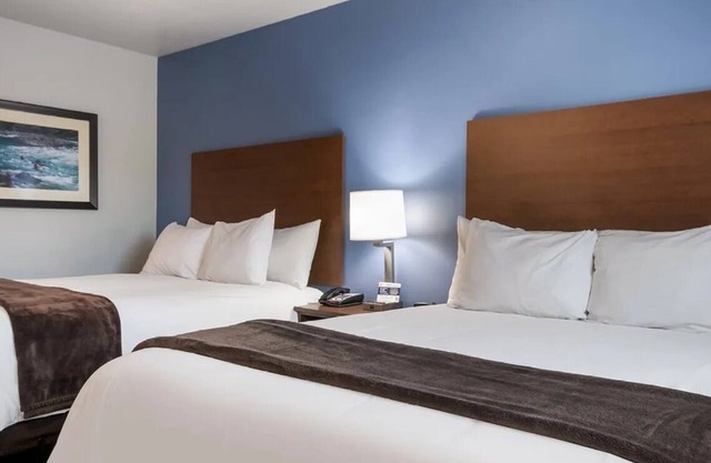 Relaxing Room Retreat Perfect for Your Green Mountain Escape | Free Parking
