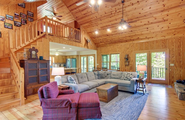 Relaxing Saluda Home Near Waterfall Trails!
