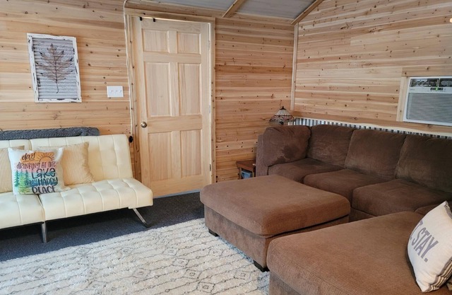Peaceful Oak Cabin LLC