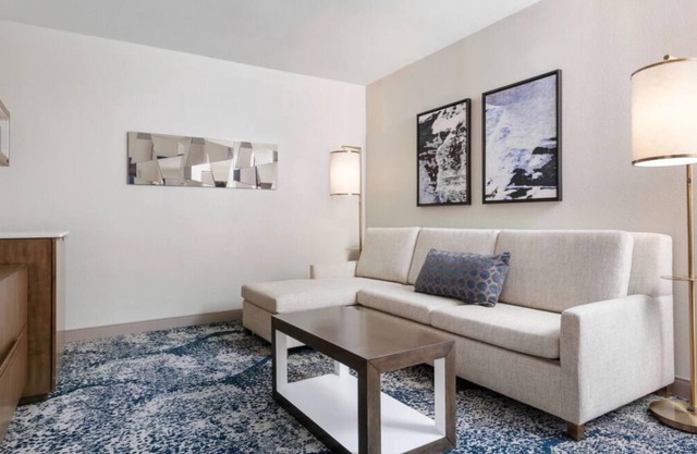 Relaxing Stay! 4 Convenient Units, Onsite Pool, Close to Cape Henry Lighthouse