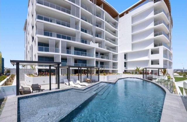 Relaxing Sunshine Coast beach side holiday apartment