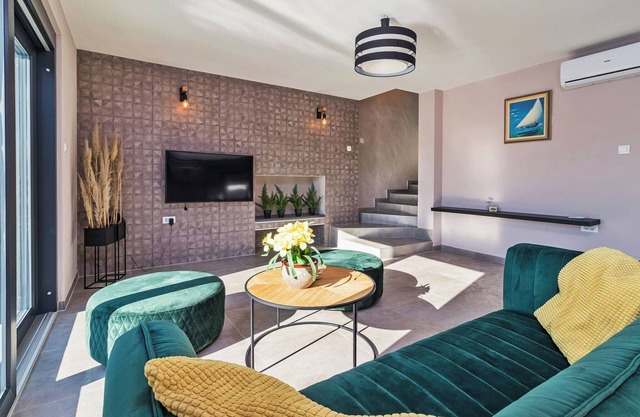 Villa relajante en Pula con piscina privada