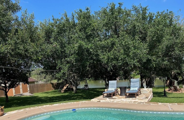 Relaxing waterfront retreat close to the beach, SpaceX and Mexico!