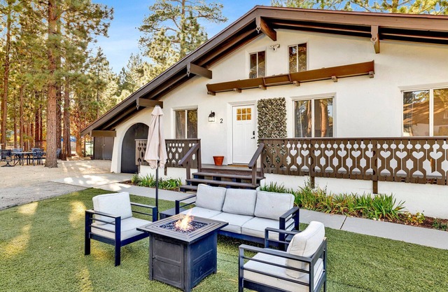 Relaxing Woodside Cottage at Shay Meadow Ranch