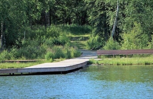 Relish Stunning Lake Views | Complimentary Breakfast