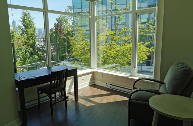 Relocation special/ /Kits Garden View Condo/30% OFF &Tax Free