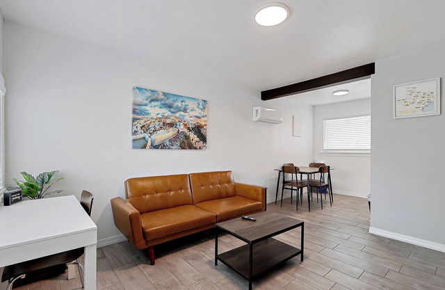 Remodeled 1 Bed Apt in Gated Com Unit 2