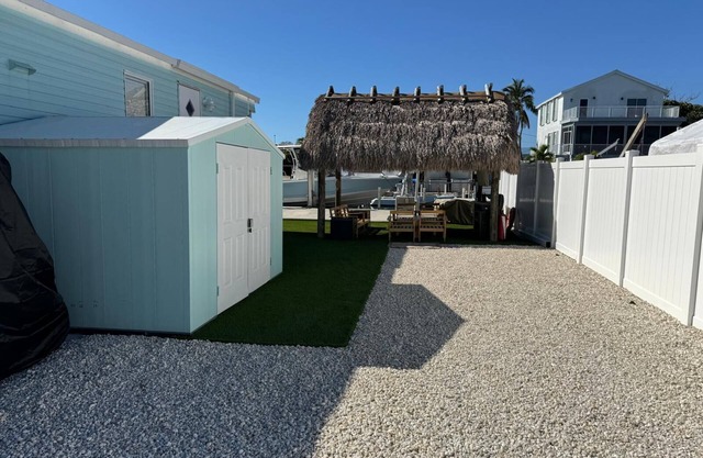 Remodeled 2BR on bayside canal in Key Largo – cozy, modern, and relaxing.