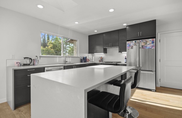 Remodeled 3 bdrm 2bath home w natural lights
