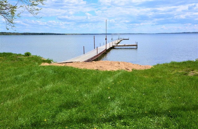 Remodeled Cabin, Grill, Outside Seating, New Heating & AC, Dock, Swimming & More