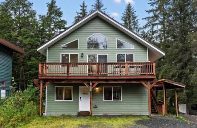 Remodeled Duplex - Top Floor - Close to Ski Lifts